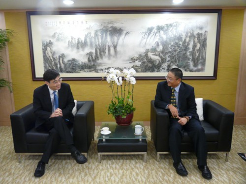 外交部駐澳特派員公署副特派員馮鐵親臨澳基會