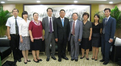 A Delegação de University of International Business and Economics visitou a Fundação Macau