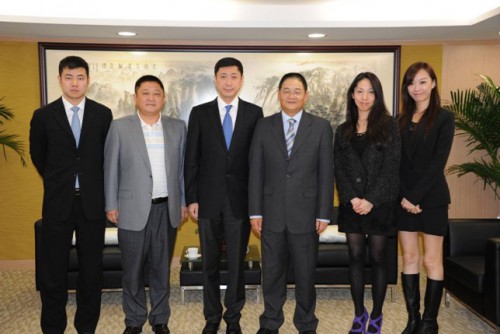Fotografia da delegação da Associação de Economia e Comércio Promocional Macau Jilin com o Dr. Wu Zhiliang, Presidente do Conselho de Administração da Fundação Macau.