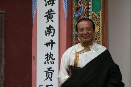 “Imagens do Buda ― Exposição de Grandes Obras de  Thangka do Artista Niangben” no Museu das Ofertas sobre a Transferência  de Soberania de Macau