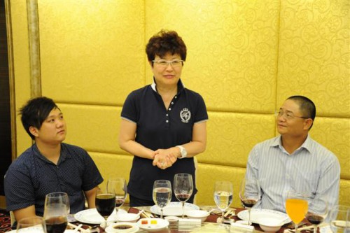 Zhou Quan proferiu um discurso