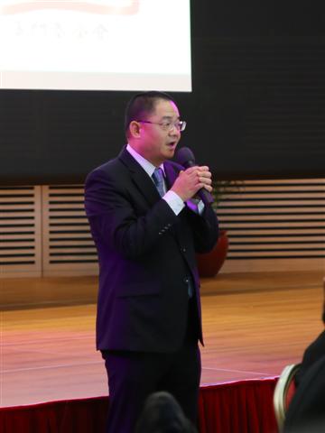 O Dr. Wu Zhiliang fez votos de felicitação para o Ano Novo Chinês aos trabalhadores da Imprensa