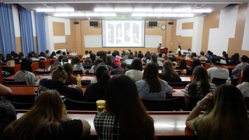 Assistiram ao Seminário professores, estudantes da Universidade de Macau e personalidades do sector de Artes e Cultura de Macau.