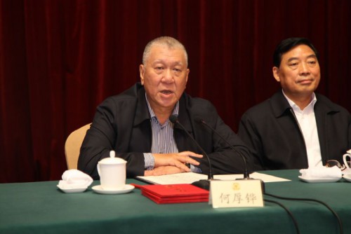 O Vice-Presidente do Comité Nacional da Conferência Consultiva Política do Povo Chinês (CCPPC), Edmund Ho Hau Wah, proferiu um discurso na cerimónia
