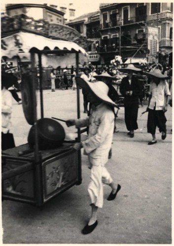 澳門民間生活有豐富多彩的文學、音樂及舞蹈素材(嘉德禮攝，1930年代，澳門基金會收藏)